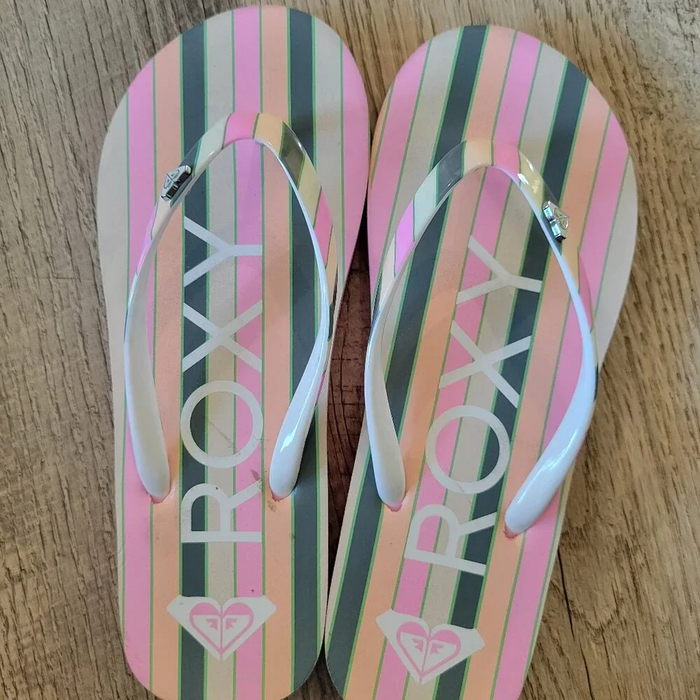 Girl's Roxy Flip Flops - Picture 2 of 4